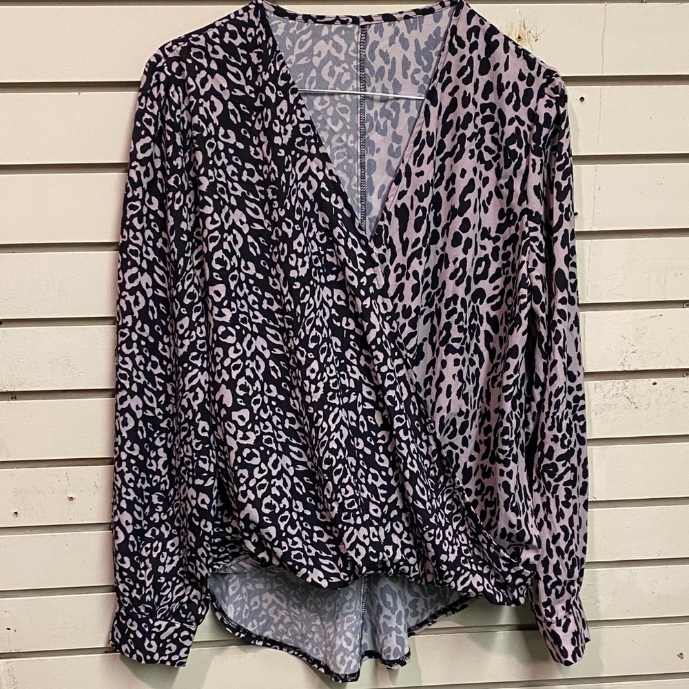 Stylish Black and Gray Leopard Print Women's Top